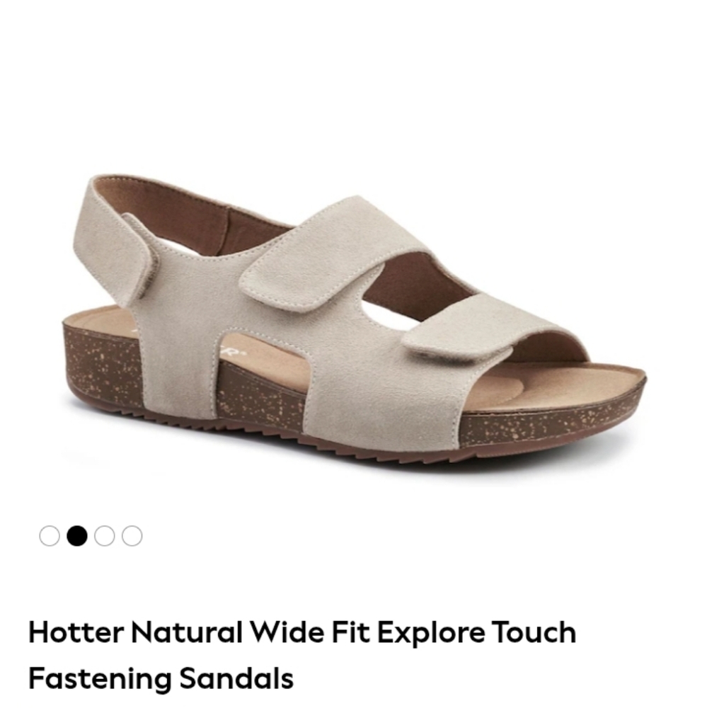 NWT.Beige Sandals